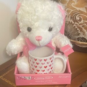 Holiday Home White Bear with Heart Mug